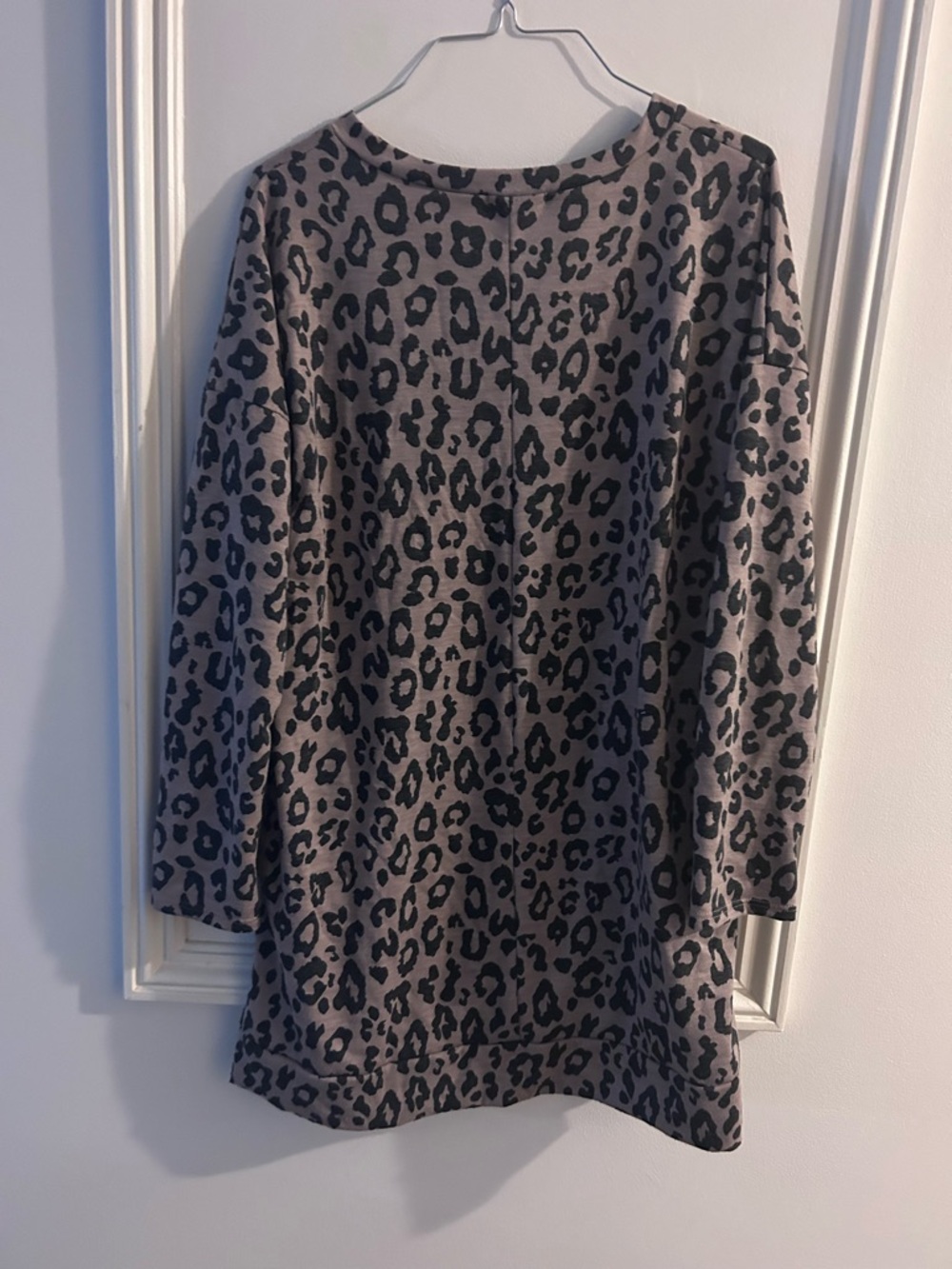 Leopard Print V-Neck mini dress — Taupe and Black - Picture 5 of 5